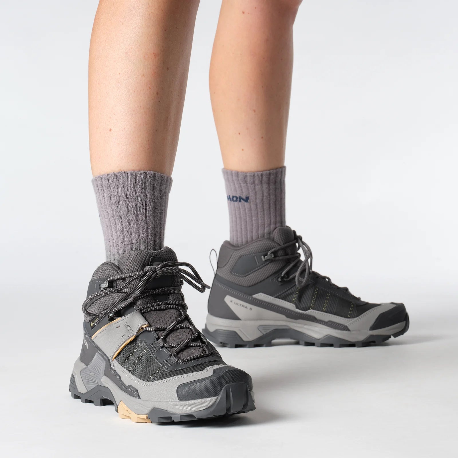 Salomon Women's X Ultra 5 Mid GTX Lightweight Hiking Boots