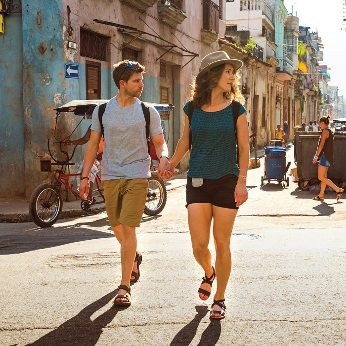 LifeVenture RFID Body Wallet Chest